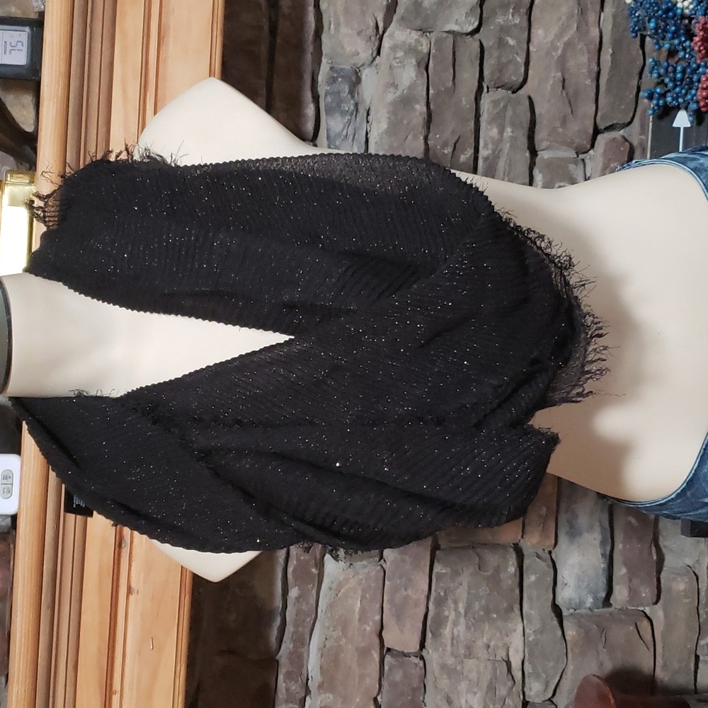 NWT SPARKLY DISTRESSED INFINITIY SCARF